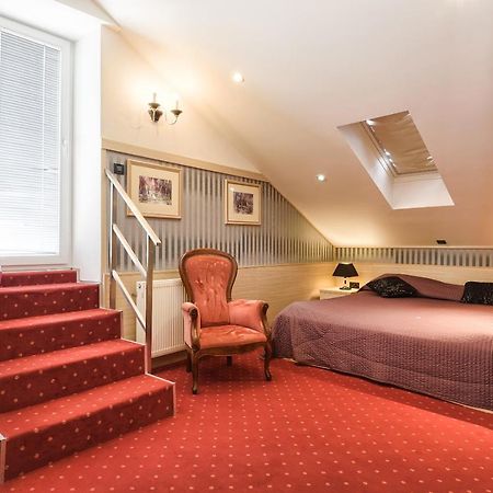 Hotel Galija Pula Bagian luar foto