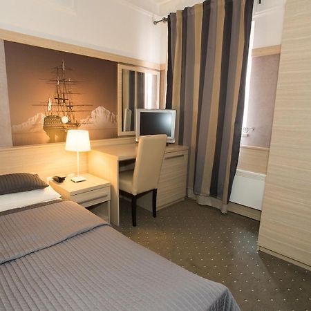 Hotel Galija Pula Ruang foto
