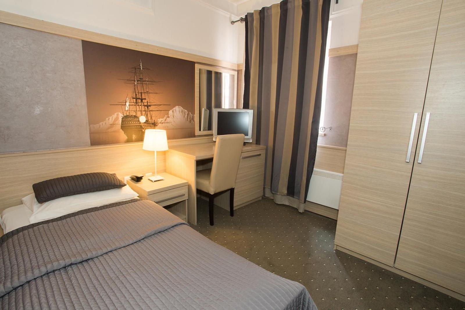 Hotel Galija Pula Ruang foto