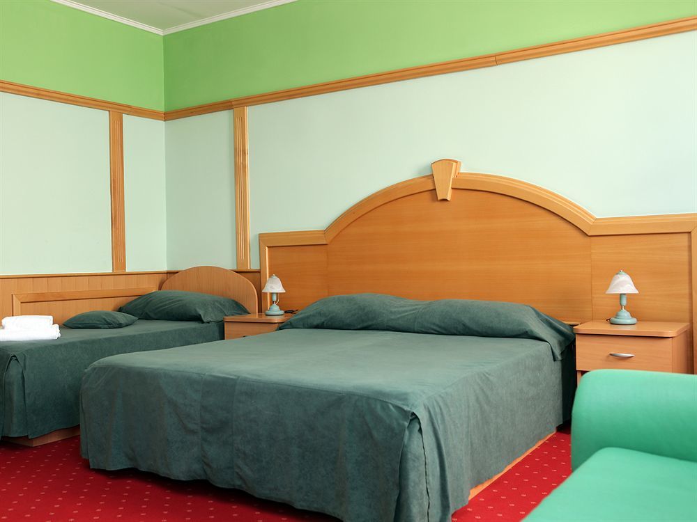 Hotel Galija Pula Bagian luar foto