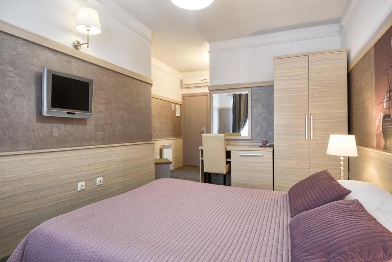Hotel Galija Pula Bagian luar foto