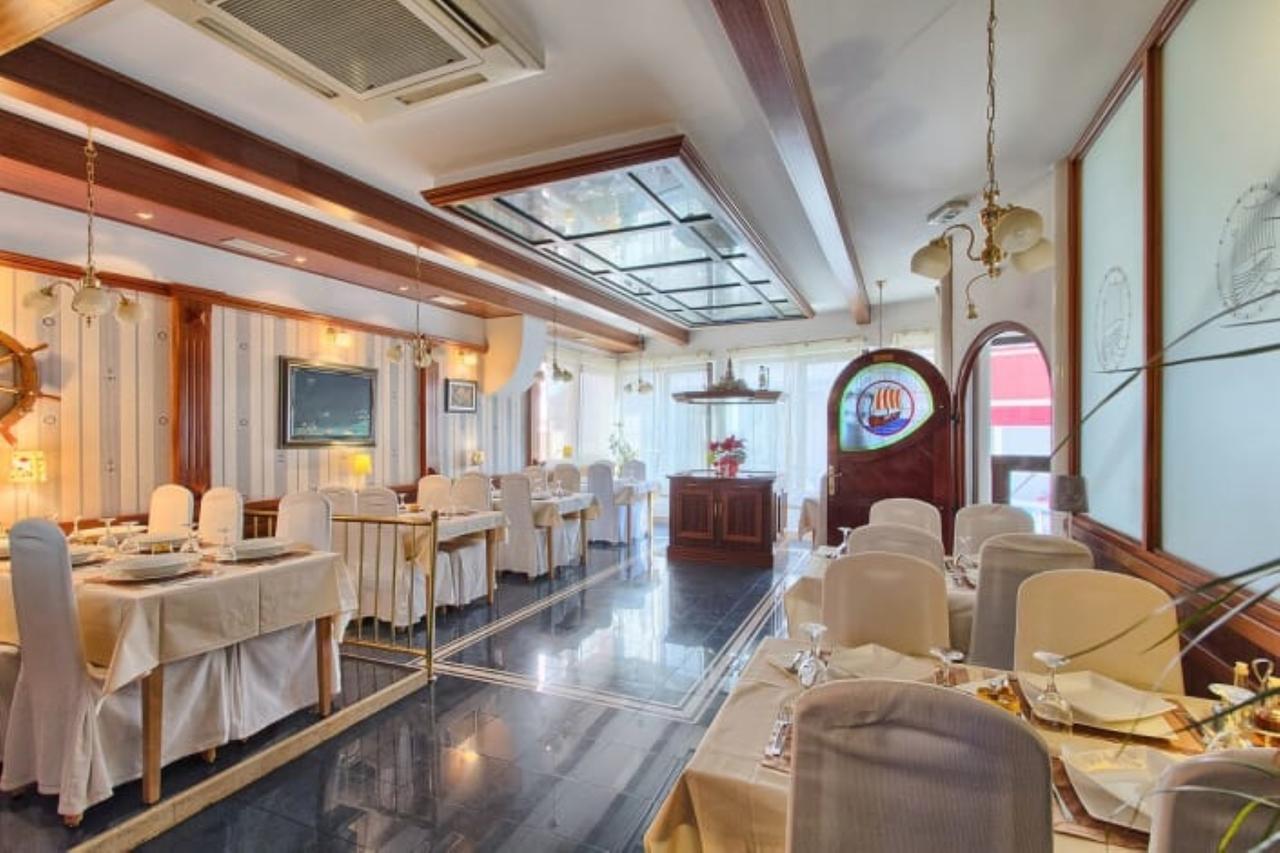 Hotel Galija Pula Bagian luar foto