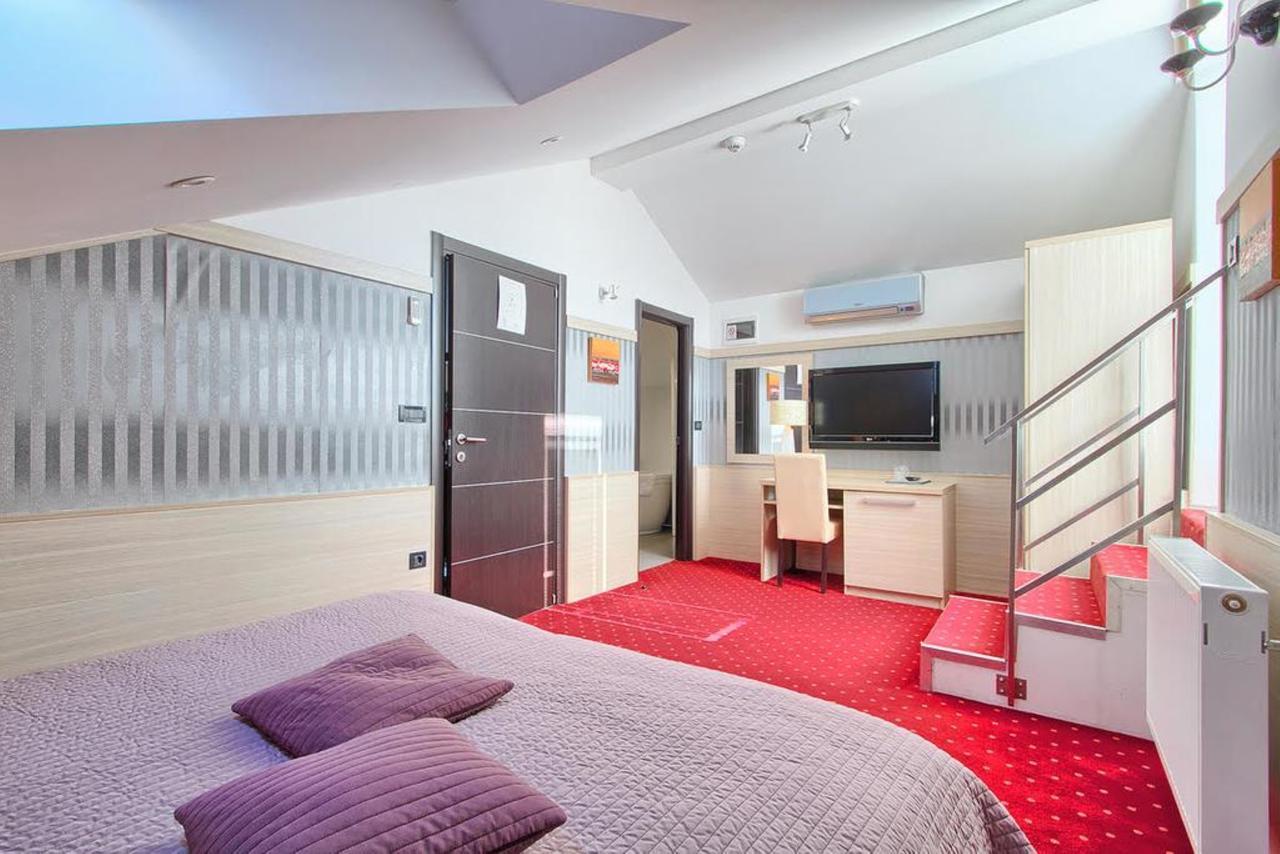 Hotel Galija Pula Bagian luar foto